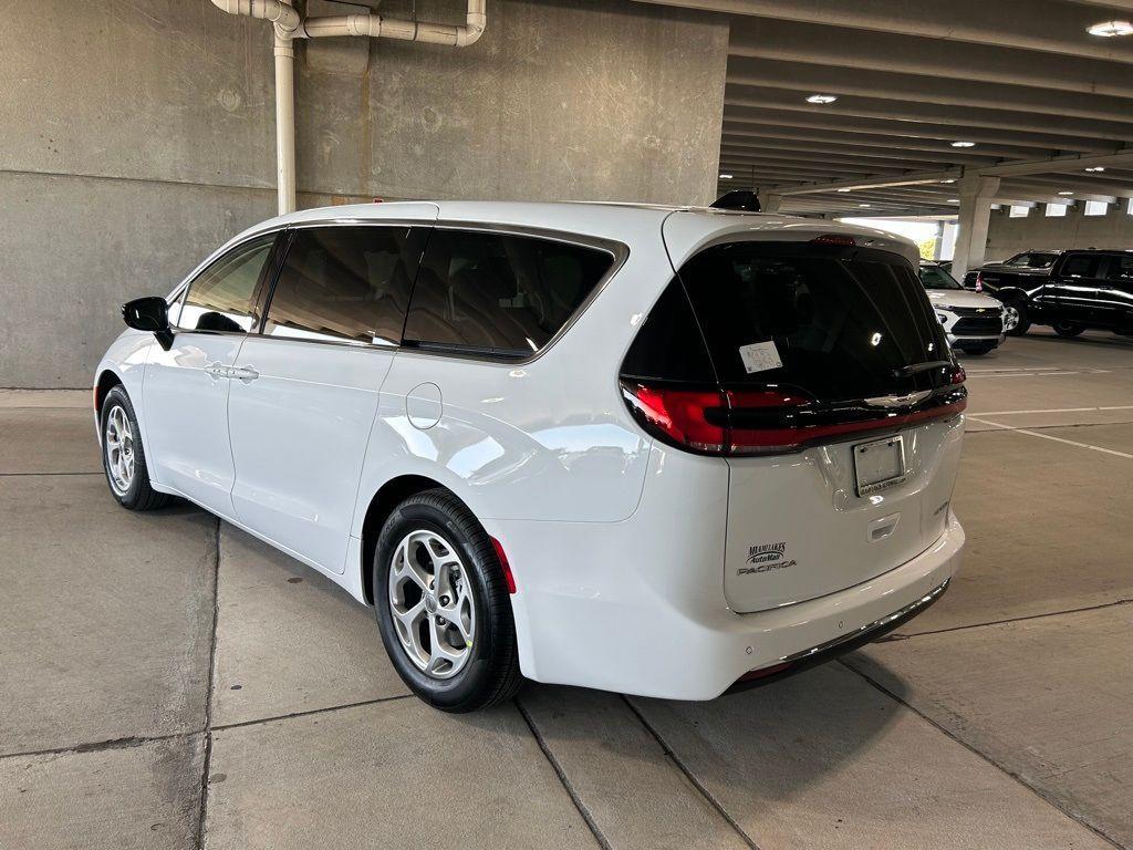 new 2024 Chrysler Pacifica car, priced at $40,831