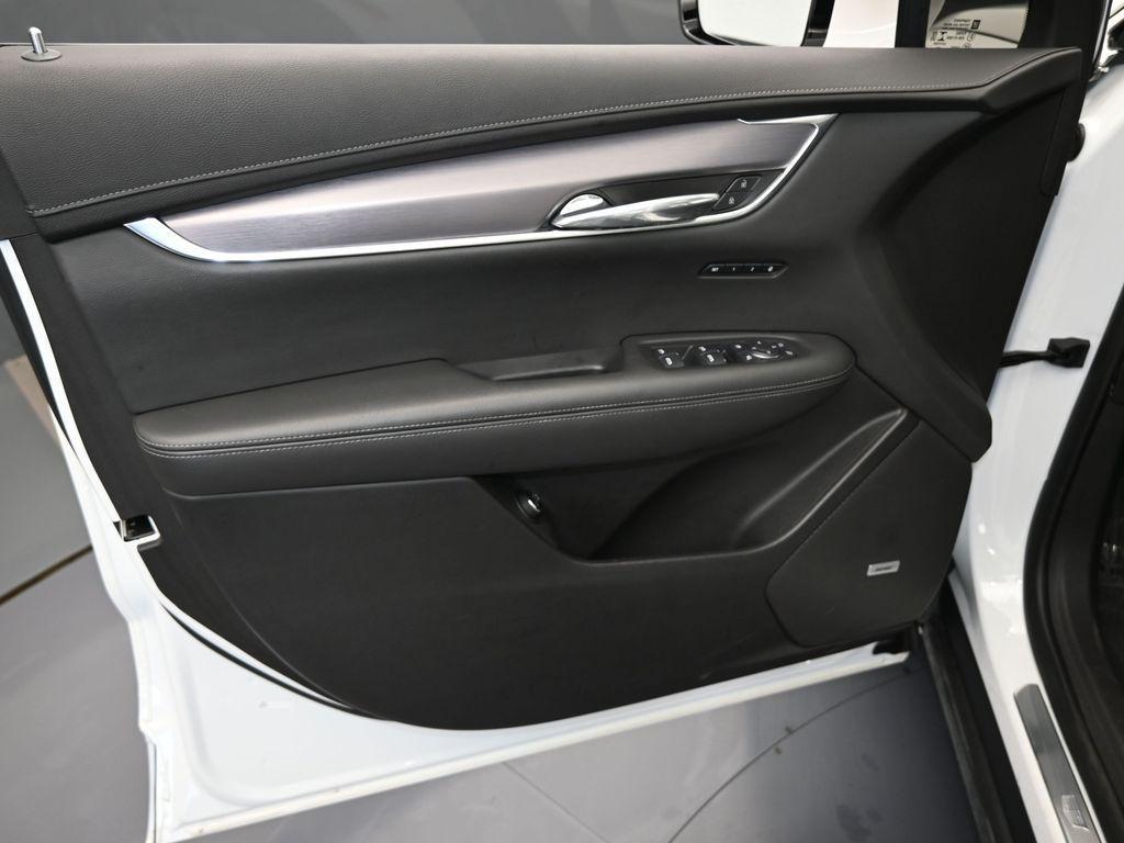 used 2022 Cadillac XT6 car, priced at $29,950