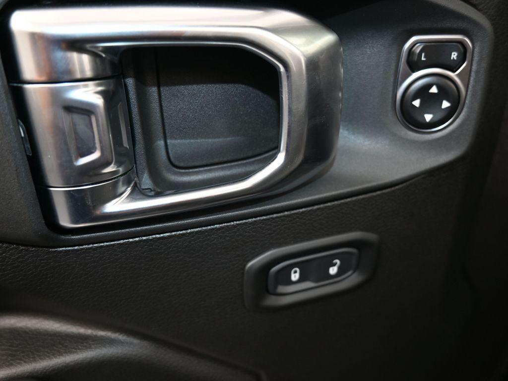 new 2025 Jeep Wrangler car