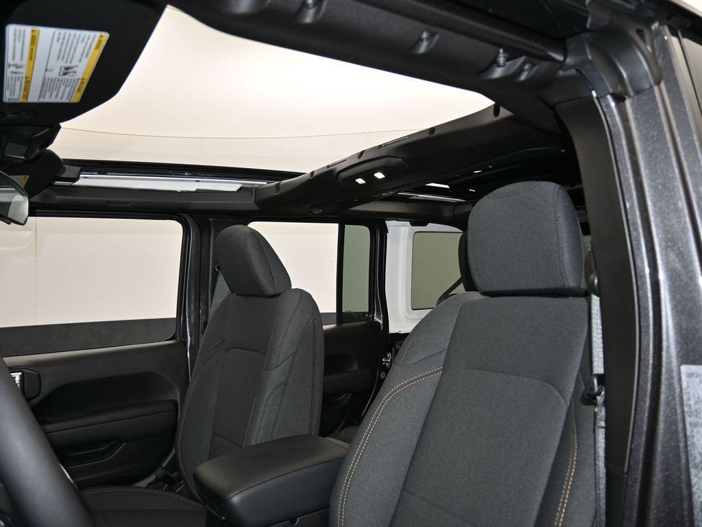 new 2025 Jeep Wrangler car