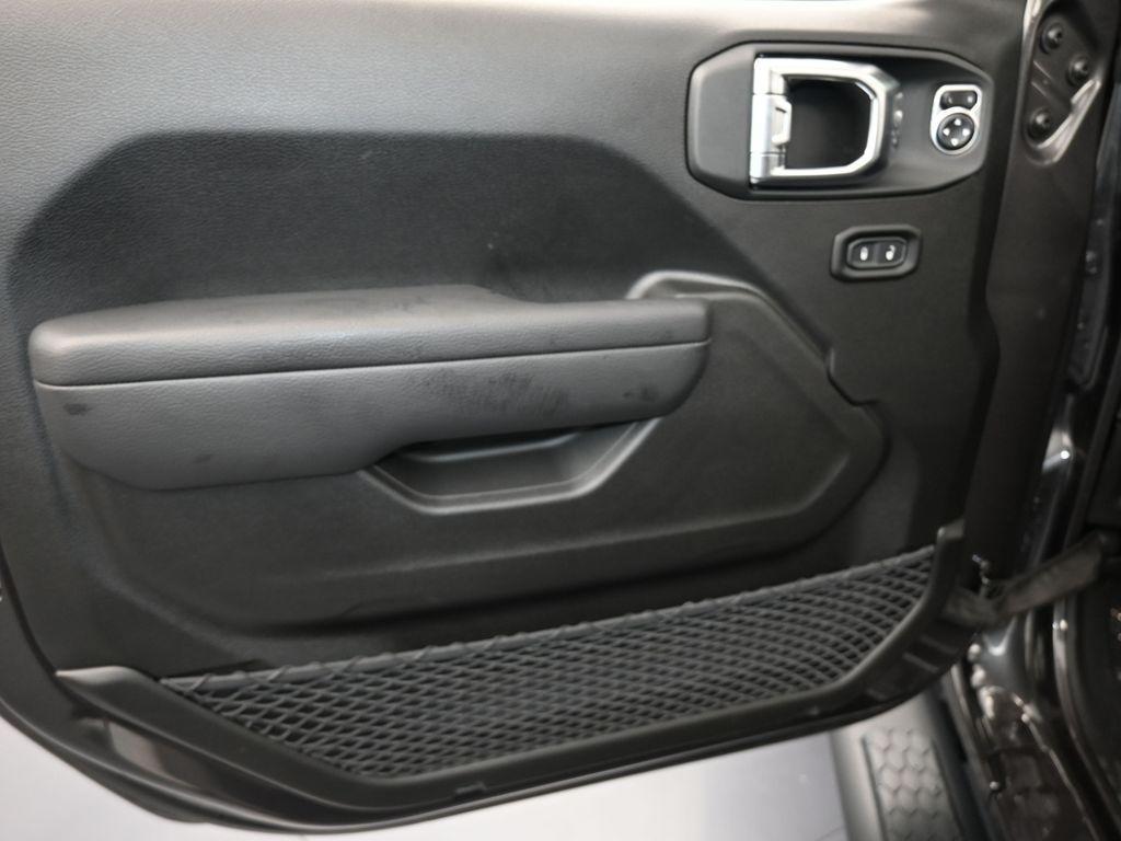 new 2025 Jeep Wrangler car