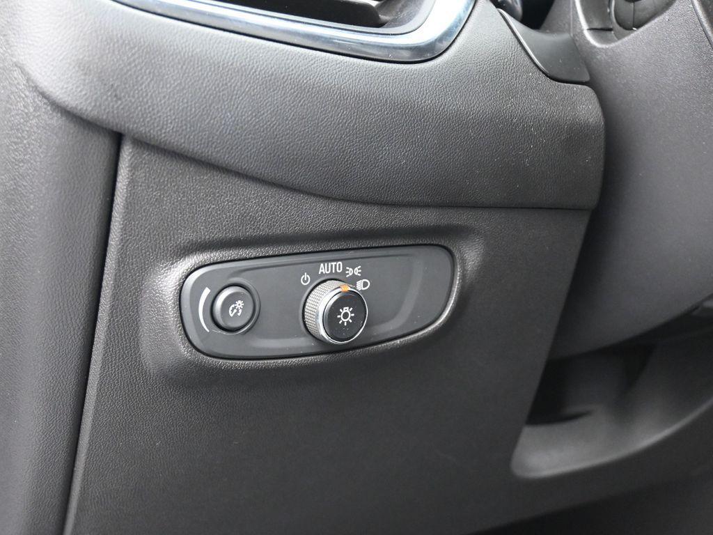 used 2022 Chevrolet Equinox car, priced at $18,500
