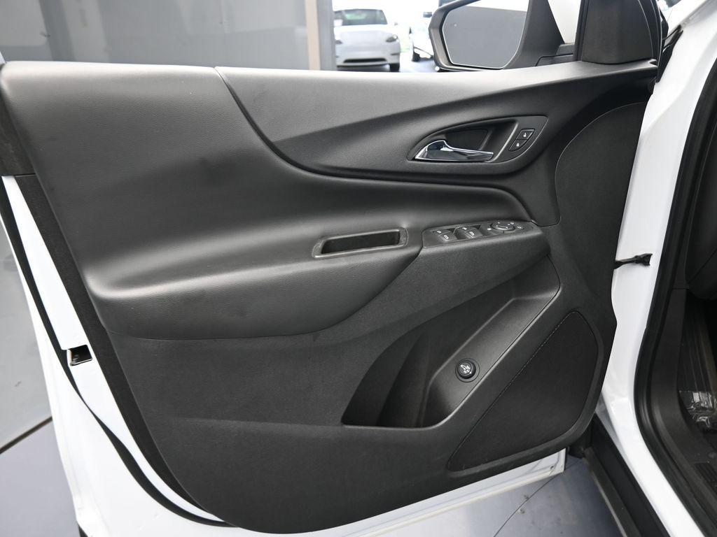 used 2022 Chevrolet Equinox car, priced at $18,500