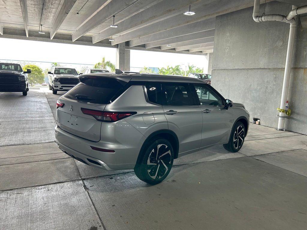 new 2024 Mitsubishi Outlander car, priced at $35,073