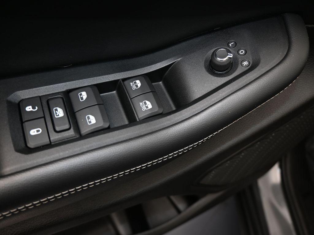 used 2023 Jeep Grand Cherokee car, priced at $29,489