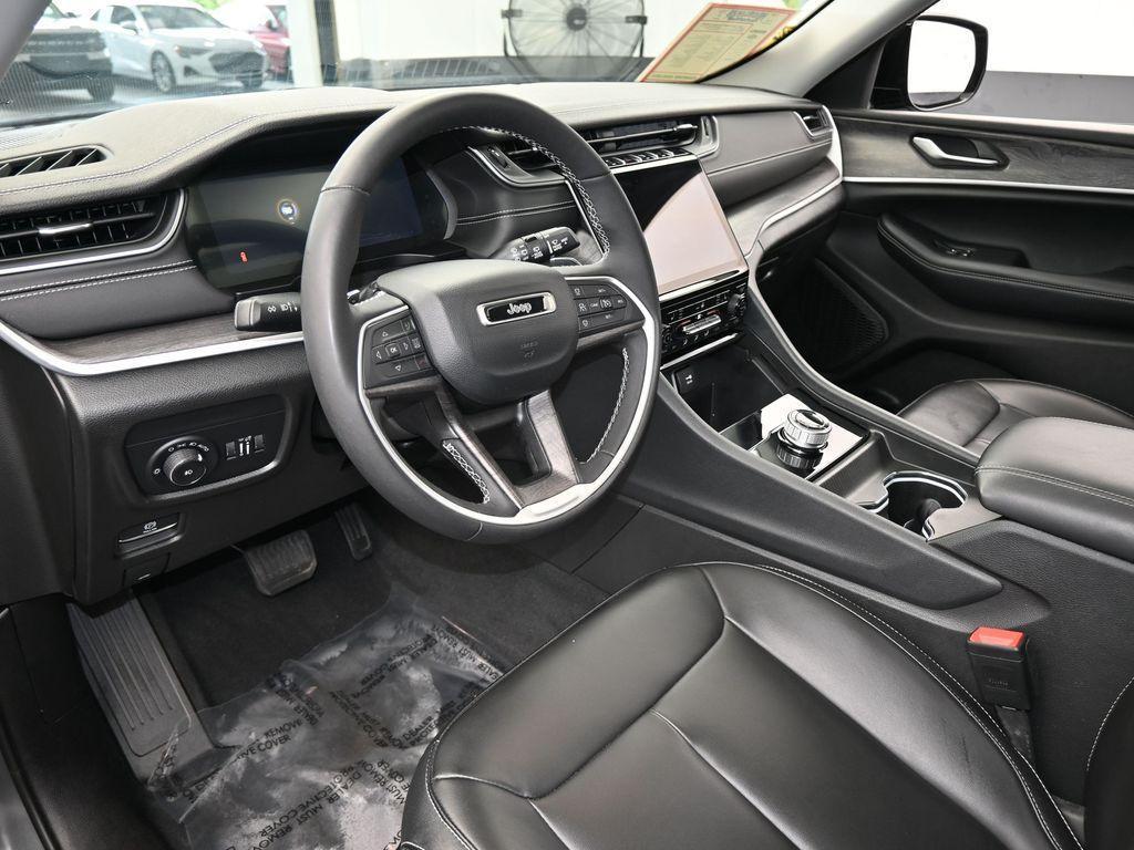 used 2023 Jeep Grand Cherokee car, priced at $29,489