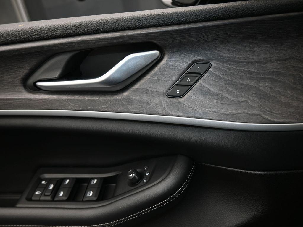 used 2023 Jeep Grand Cherokee car, priced at $29,489