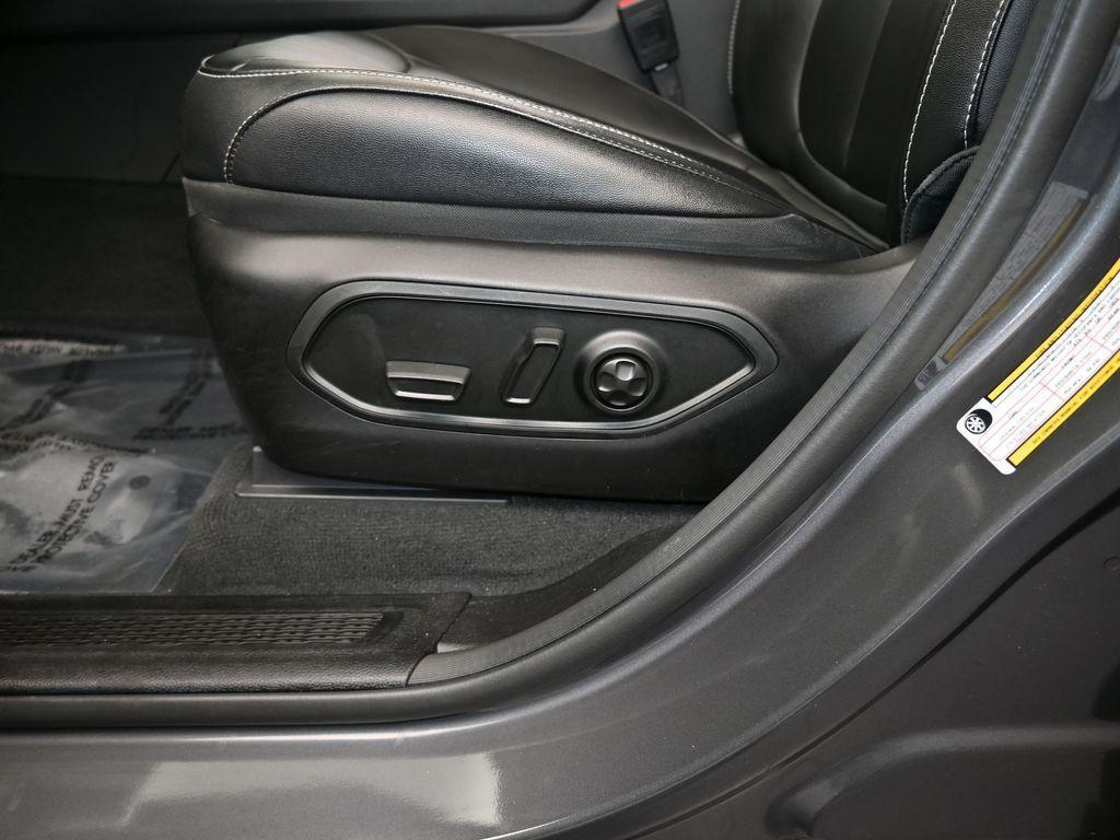 used 2023 Jeep Grand Cherokee car, priced at $29,489