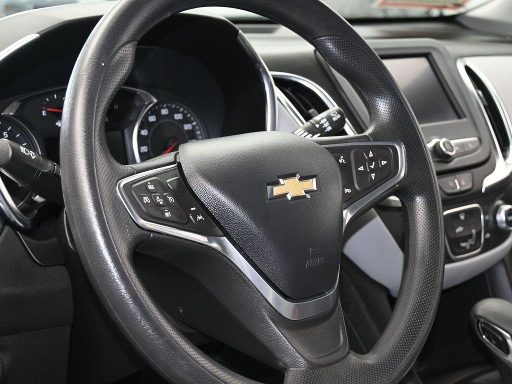 used 2022 Chevrolet Equinox car, priced at $16,995