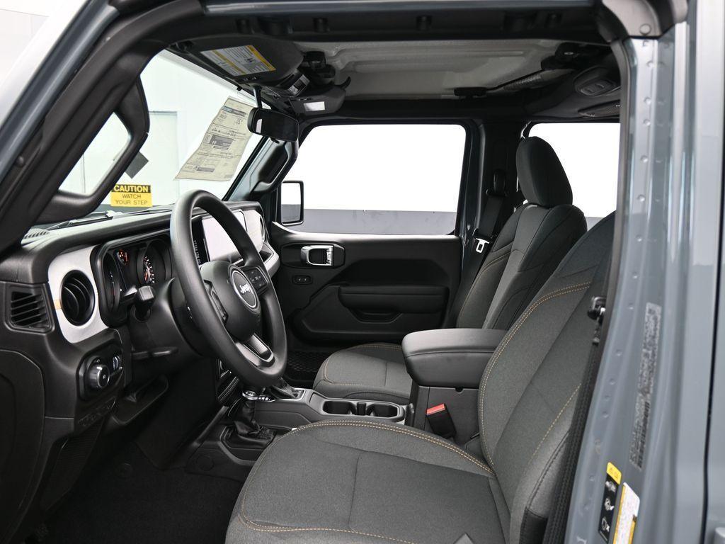 new 2025 Jeep Wrangler car, priced at $42,925