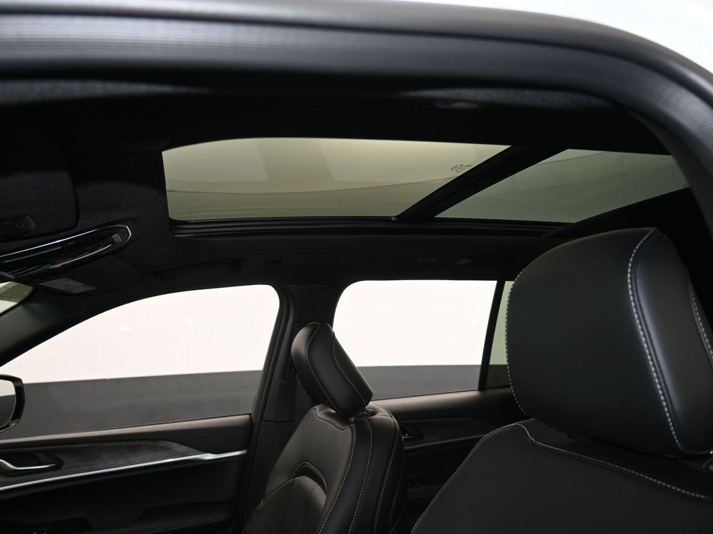 new 2025 Jeep Grand Cherokee car