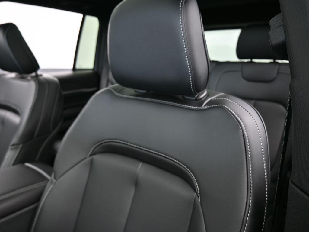 new 2025 Jeep Grand Cherokee car