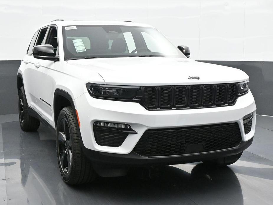 new 2024 Jeep Grand Cherokee car, priced at $38,142