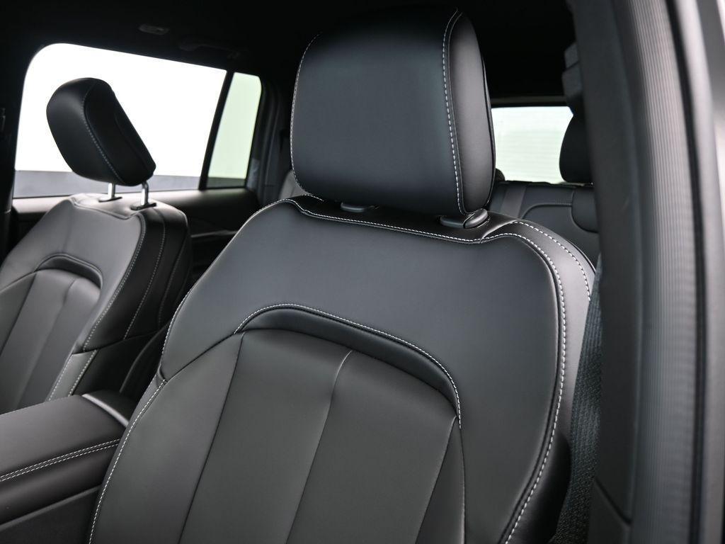 new 2025 Jeep Grand Cherokee car