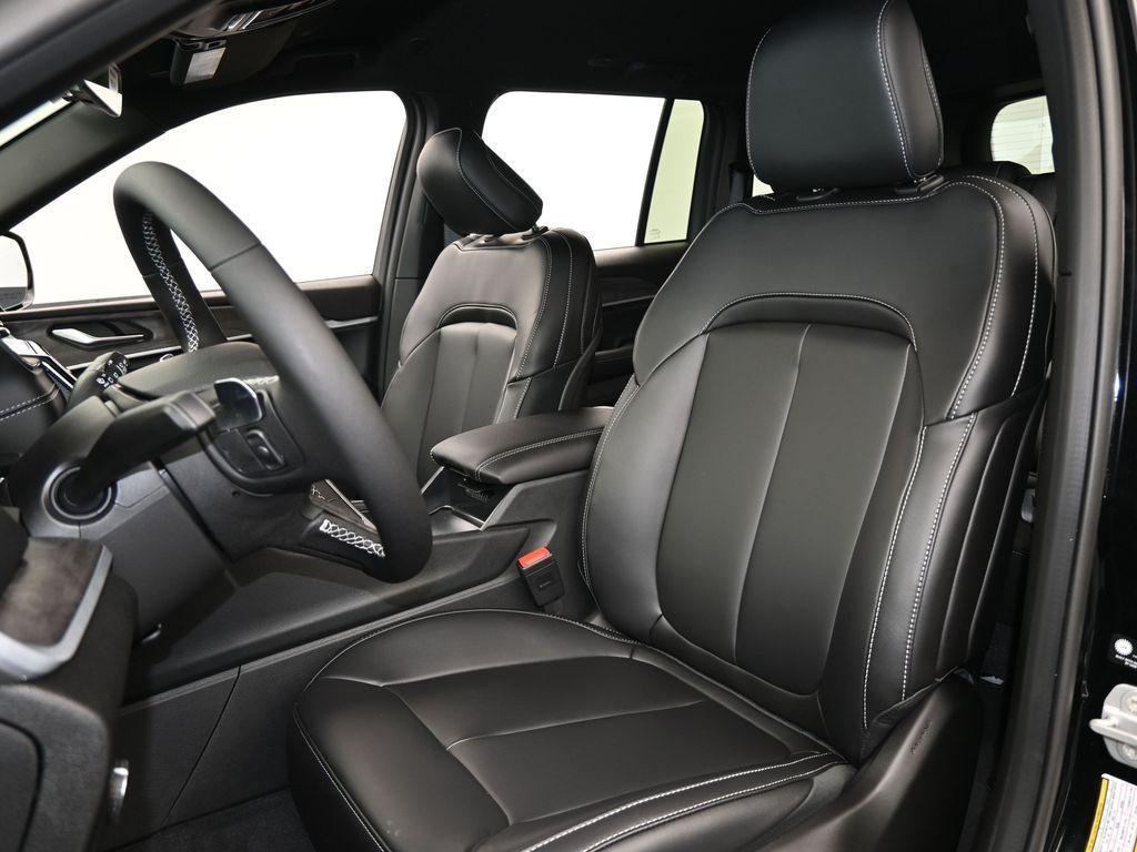 used 2025 Jeep Grand Cherokee car, priced at $39,999