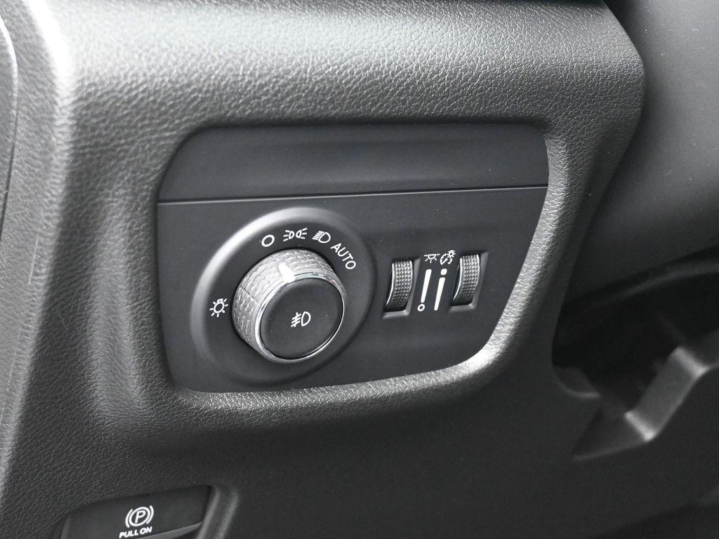 used 2025 Jeep Grand Cherokee car, priced at $39,999