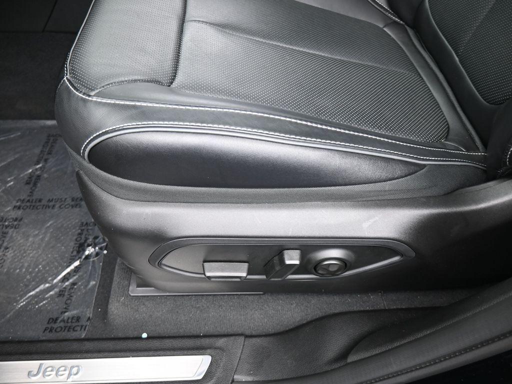 used 2024 Jeep Grand Cherokee car, priced at $43,995