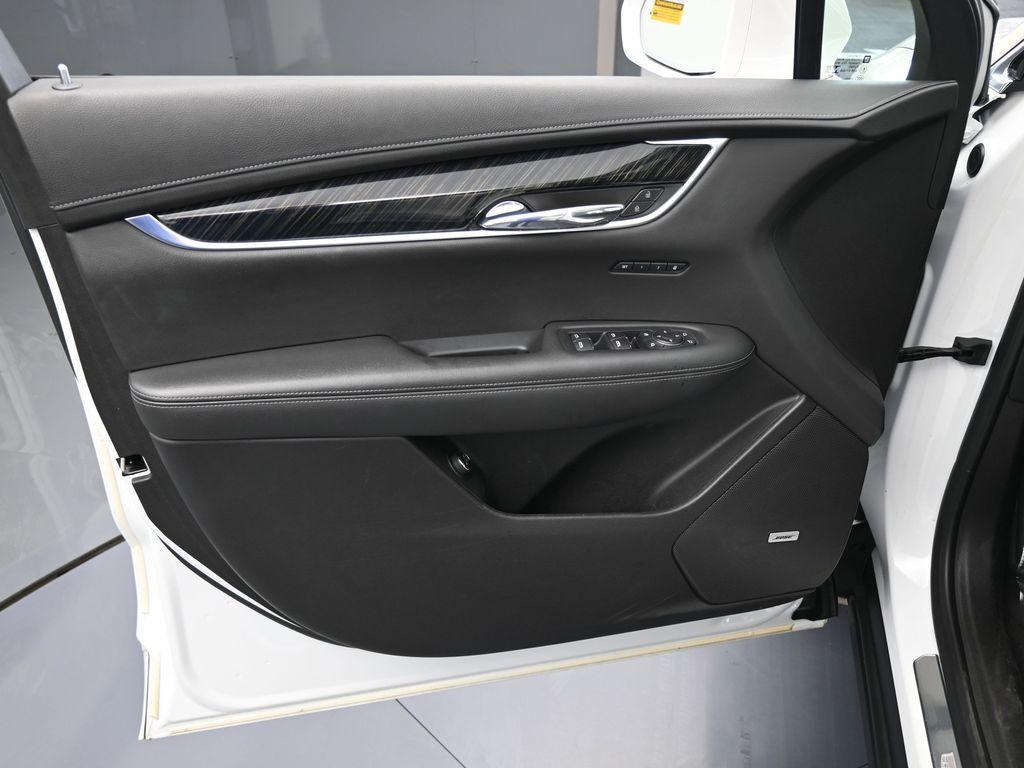 used 2020 Cadillac XT6 car, priced at $25,943
