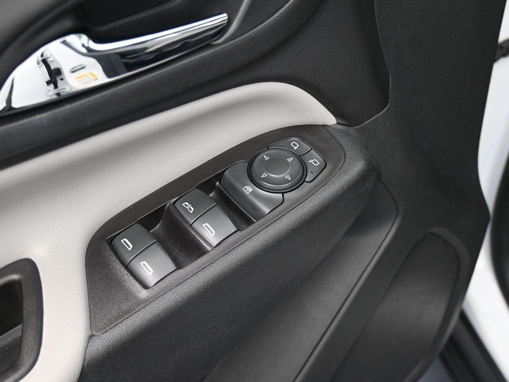 used 2020 Chevrolet Equinox car, priced at $11,991