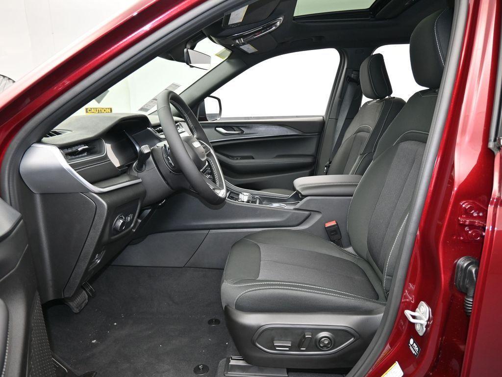 new 2025 Jeep Grand Cherokee car