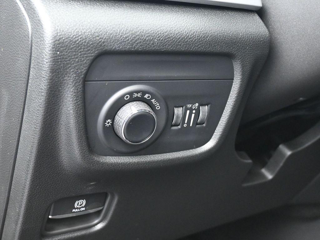 new 2025 Jeep Grand Cherokee car