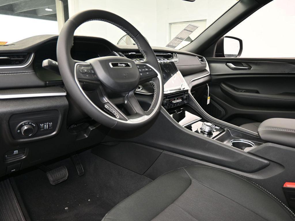 new 2025 Jeep Grand Cherokee car