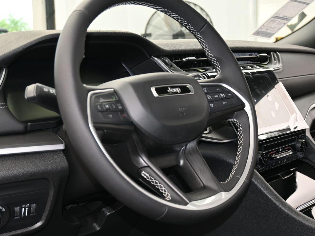 new 2025 Jeep Grand Cherokee car