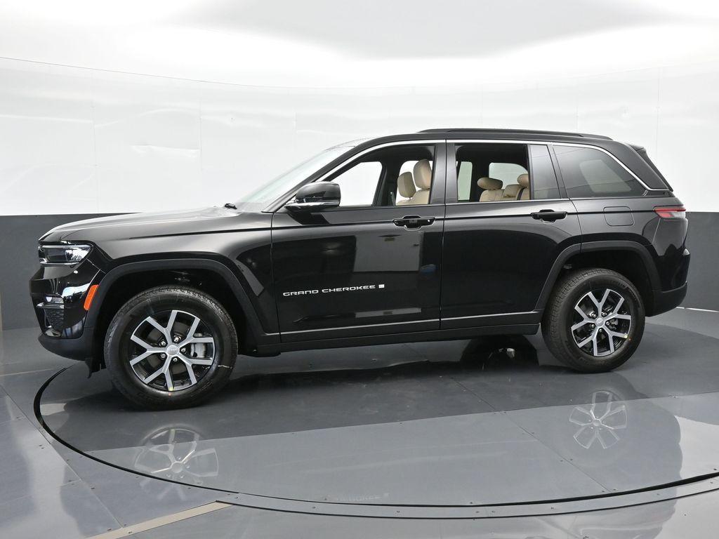 new 2024 Jeep Grand Cherokee car, priced at $44,081