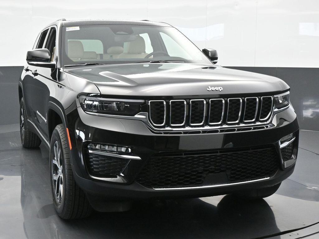 new 2024 Jeep Grand Cherokee car, priced at $44,081