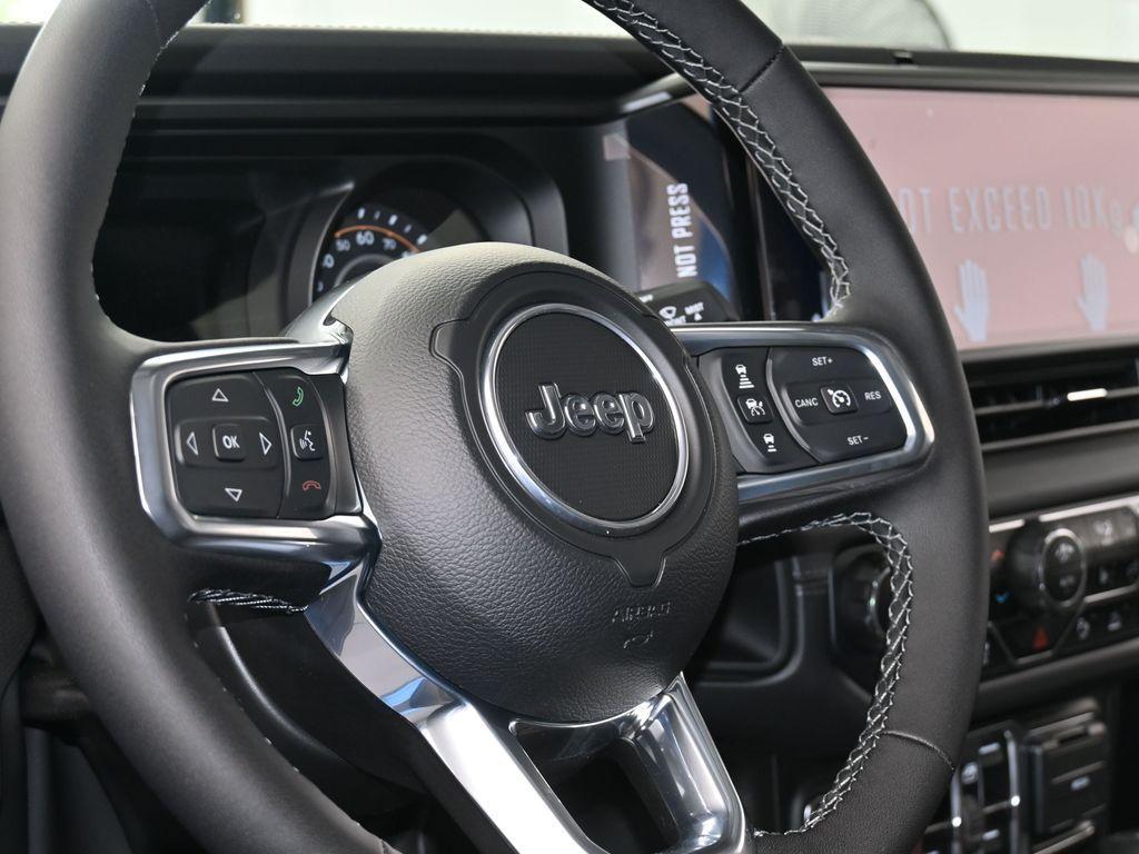 new 2025 Jeep Wrangler car