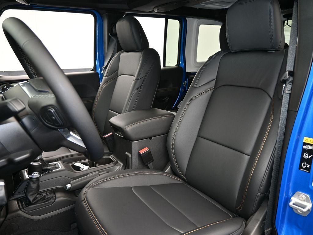 new 2025 Jeep Wrangler car