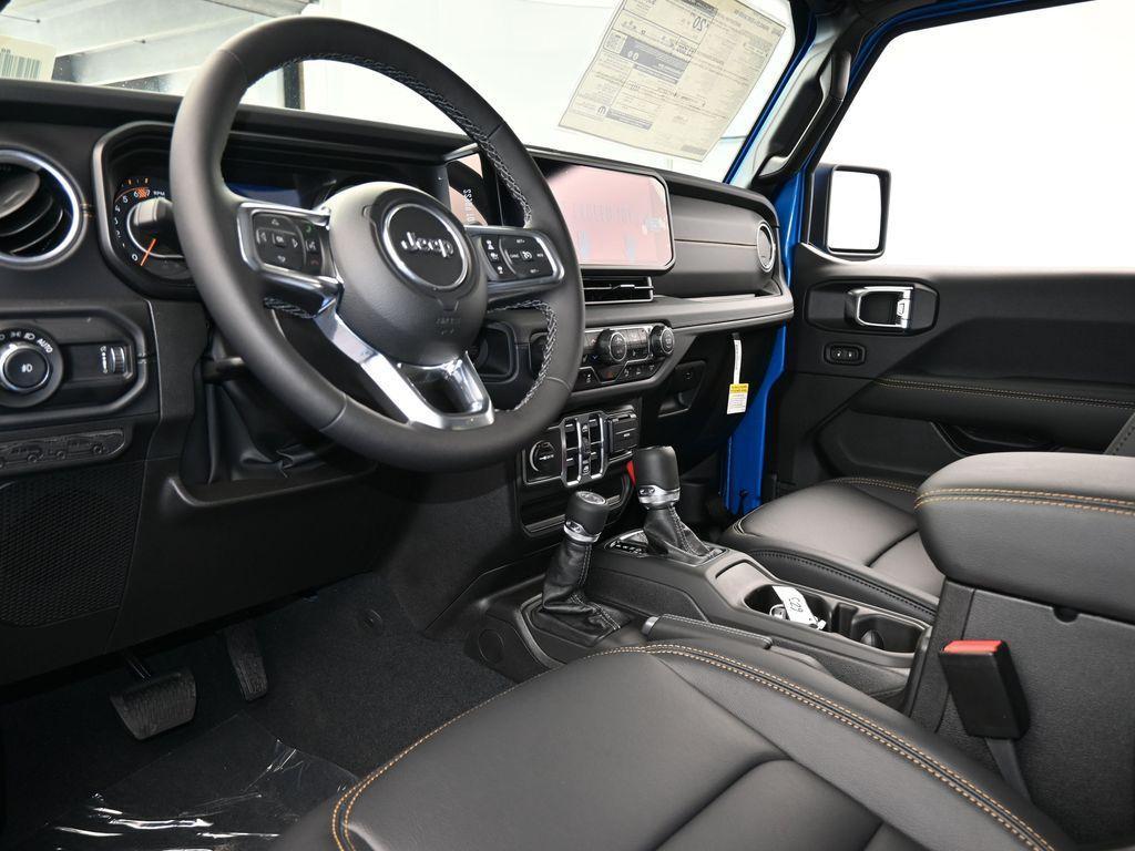 new 2025 Jeep Wrangler car