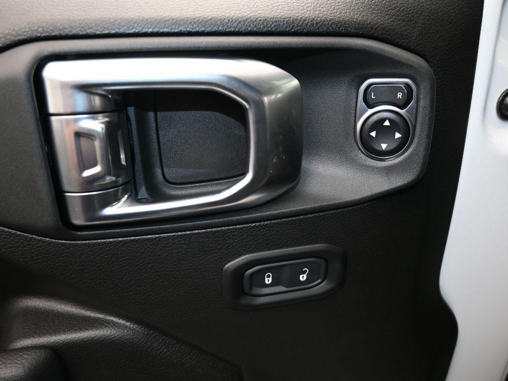 new 2025 Jeep Wrangler car