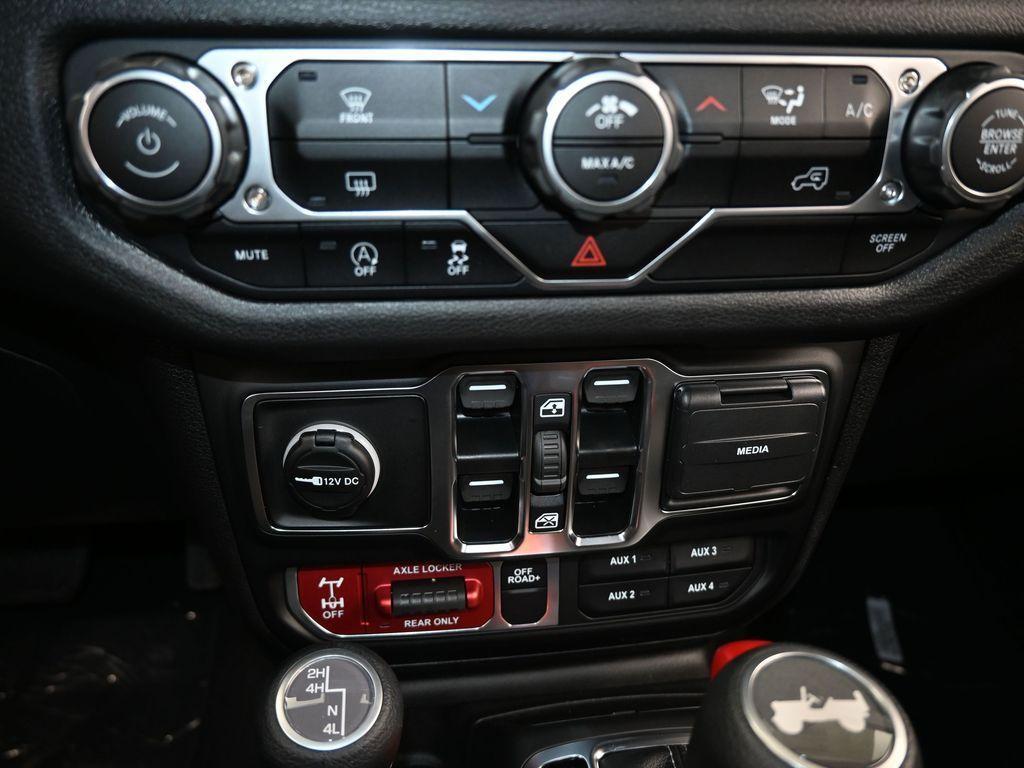 new 2025 Jeep Wrangler car