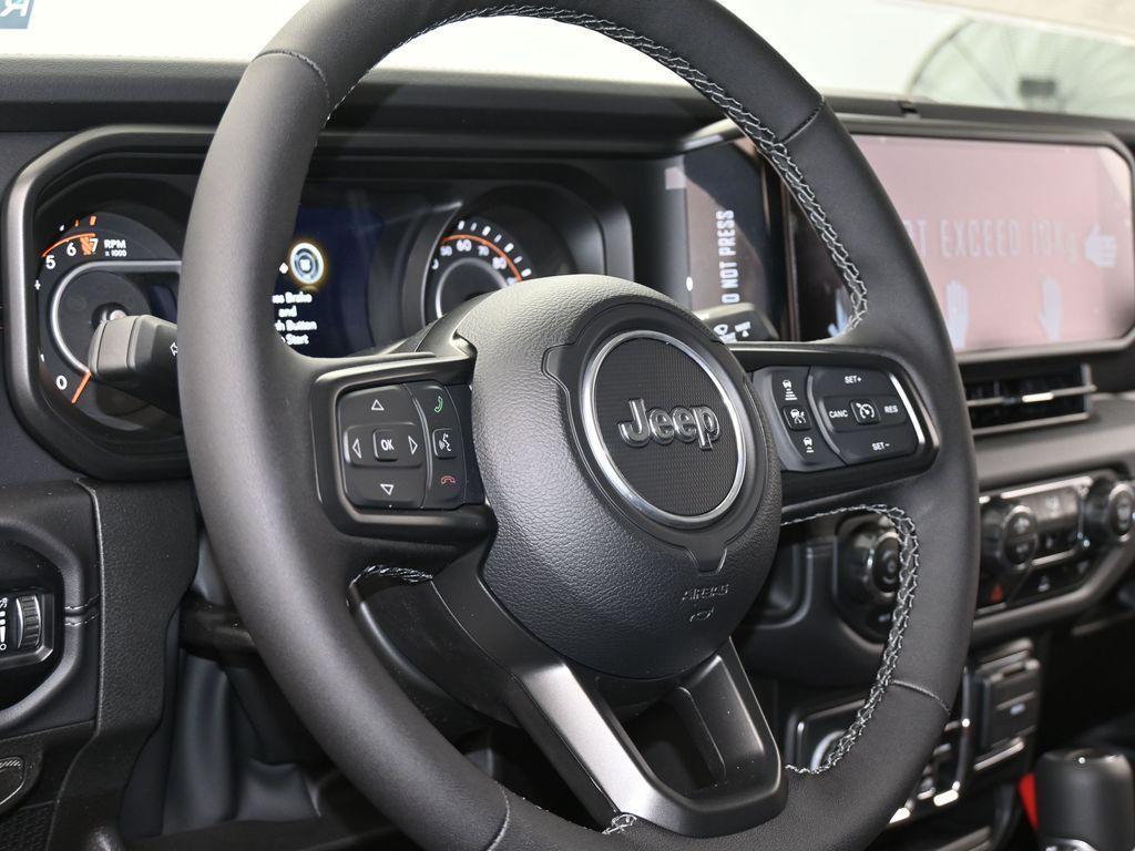new 2025 Jeep Gladiator car