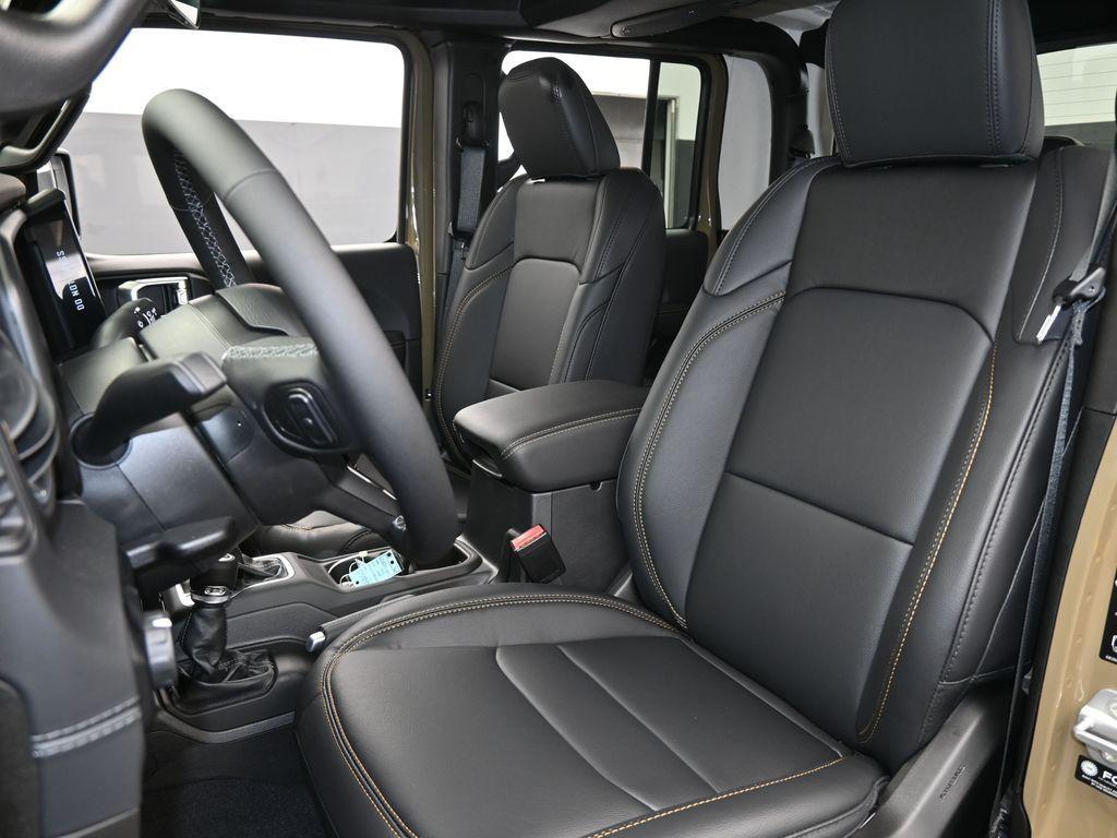 new 2025 Jeep Gladiator car