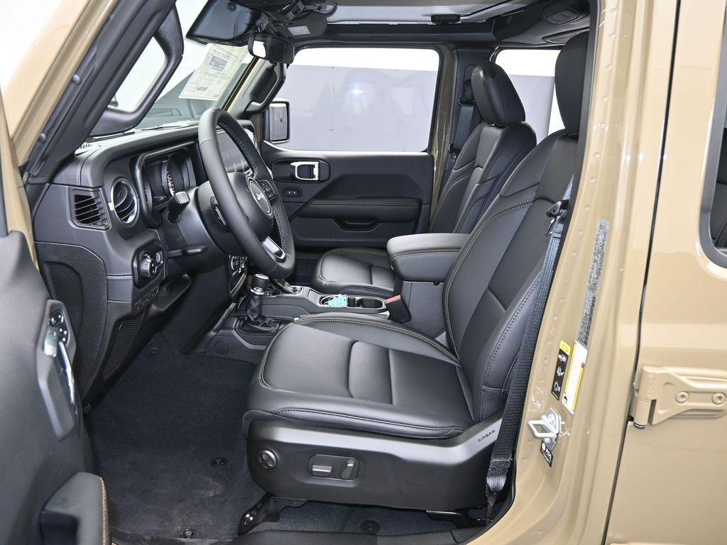 new 2025 Jeep Gladiator car