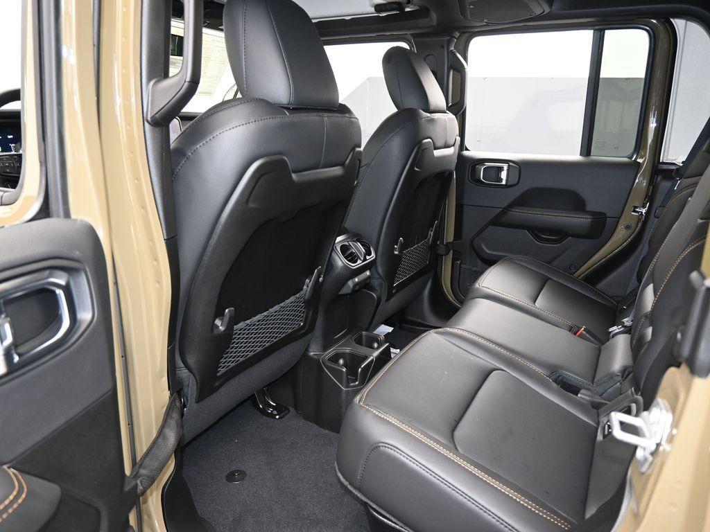 new 2025 Jeep Gladiator car