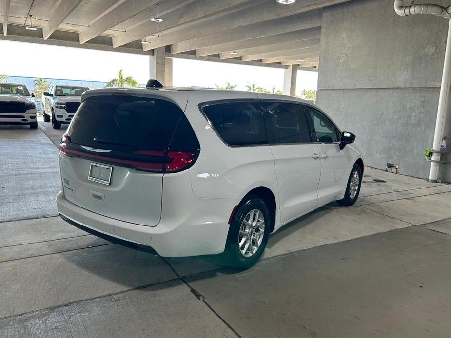 new 2024 Chrysler Pacifica car, priced at $35,828