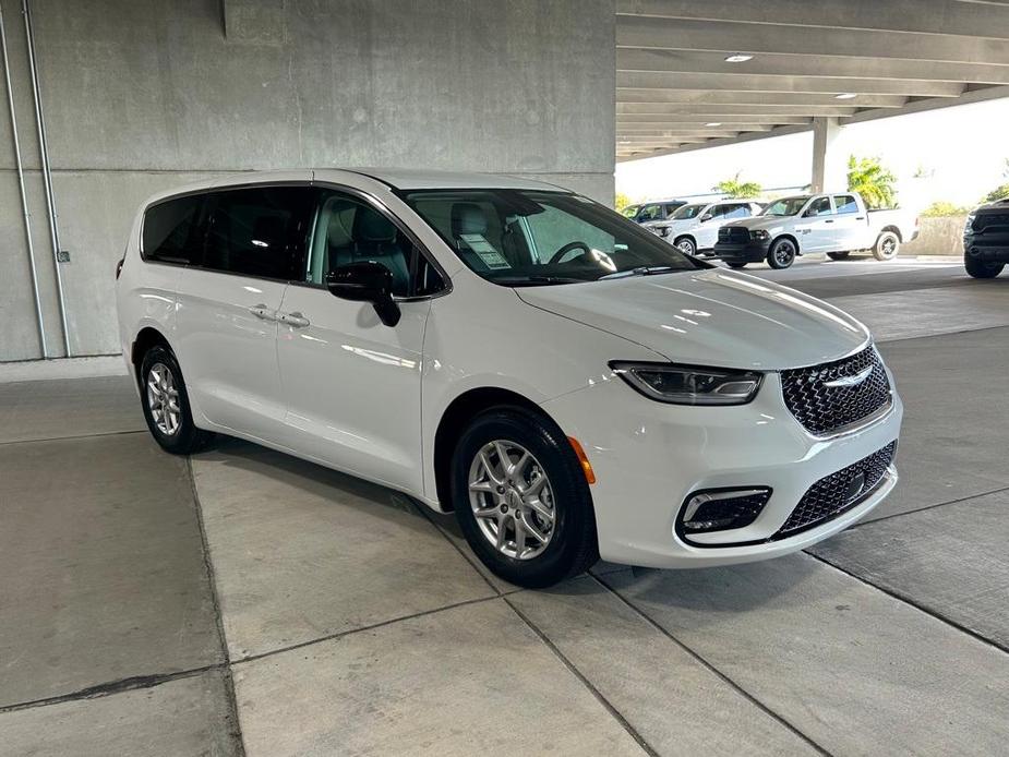 new 2024 Chrysler Pacifica car, priced at $35,828