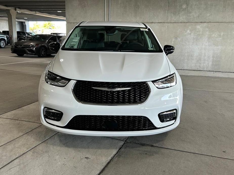 new 2024 Chrysler Pacifica car, priced at $35,828