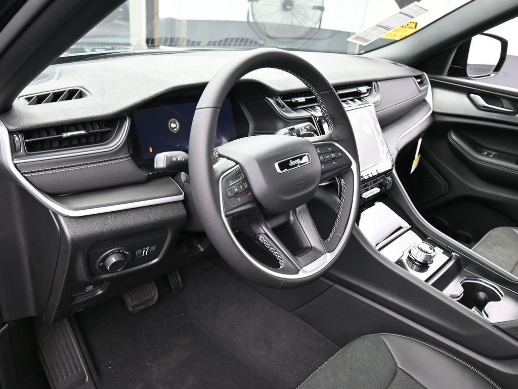 new 2025 Jeep Grand Cherokee car