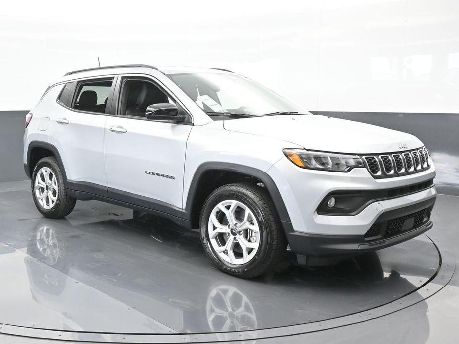 new 2025 Jeep Compass car, priced at $27,612