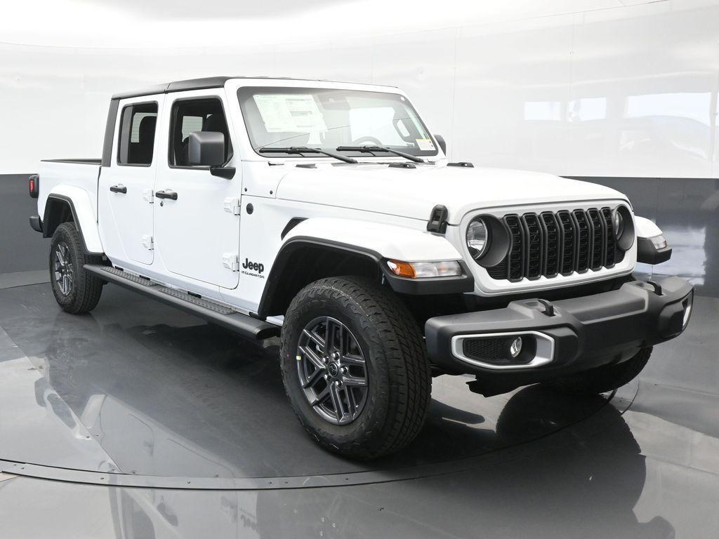 new 2024 Jeep Gladiator car, priced at $42,291