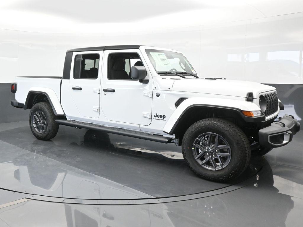 new 2024 Jeep Gladiator car, priced at $42,291