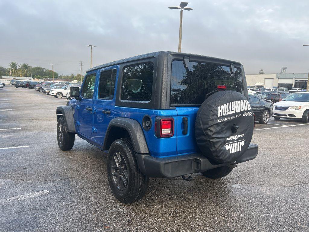 new 2025 Jeep Wrangler car, priced at $45,556
