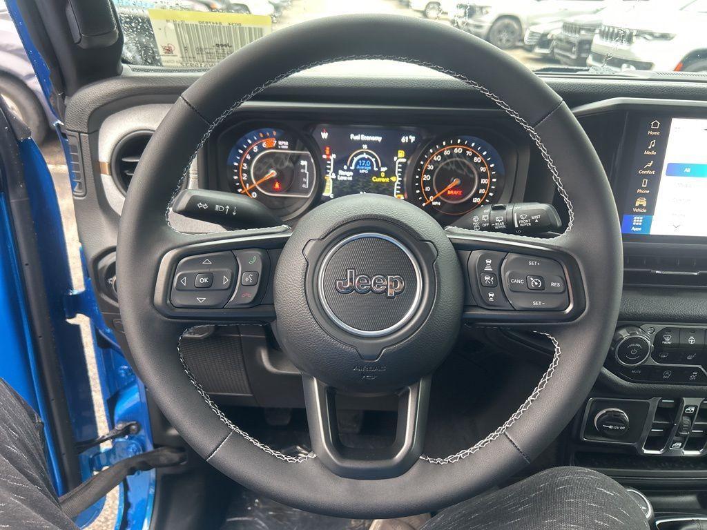new 2025 Jeep Wrangler car, priced at $45,556