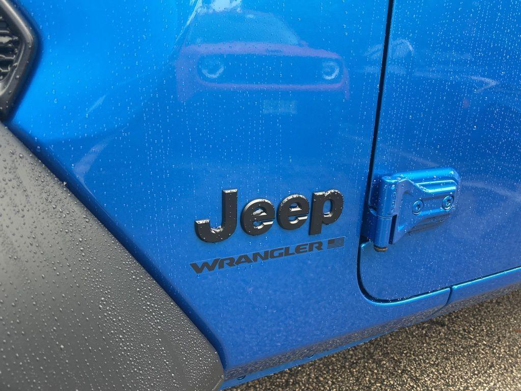 new 2025 Jeep Wrangler car, priced at $45,556