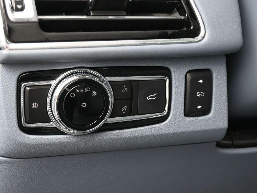 used 2019 Lincoln Navigator car, priced at $34,997