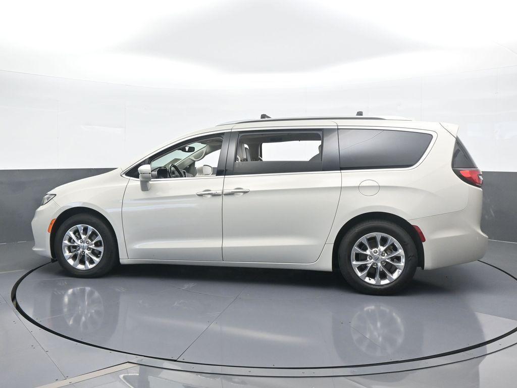 used 2021 Chrysler Pacifica car, priced at $19,995